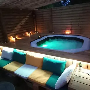 Hébergement de vacances Maisonnette Atypique